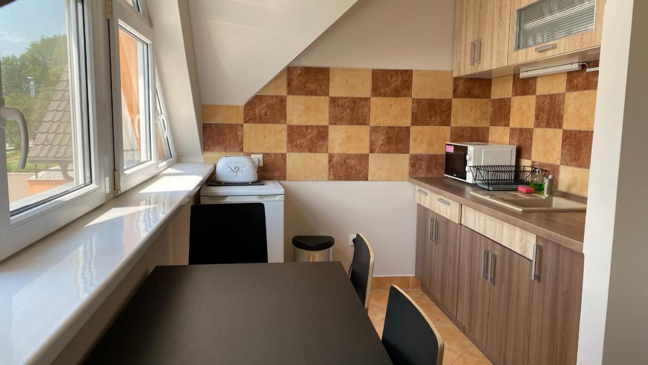 Korall Apartman Balatonfůzfő Buitenkant foto