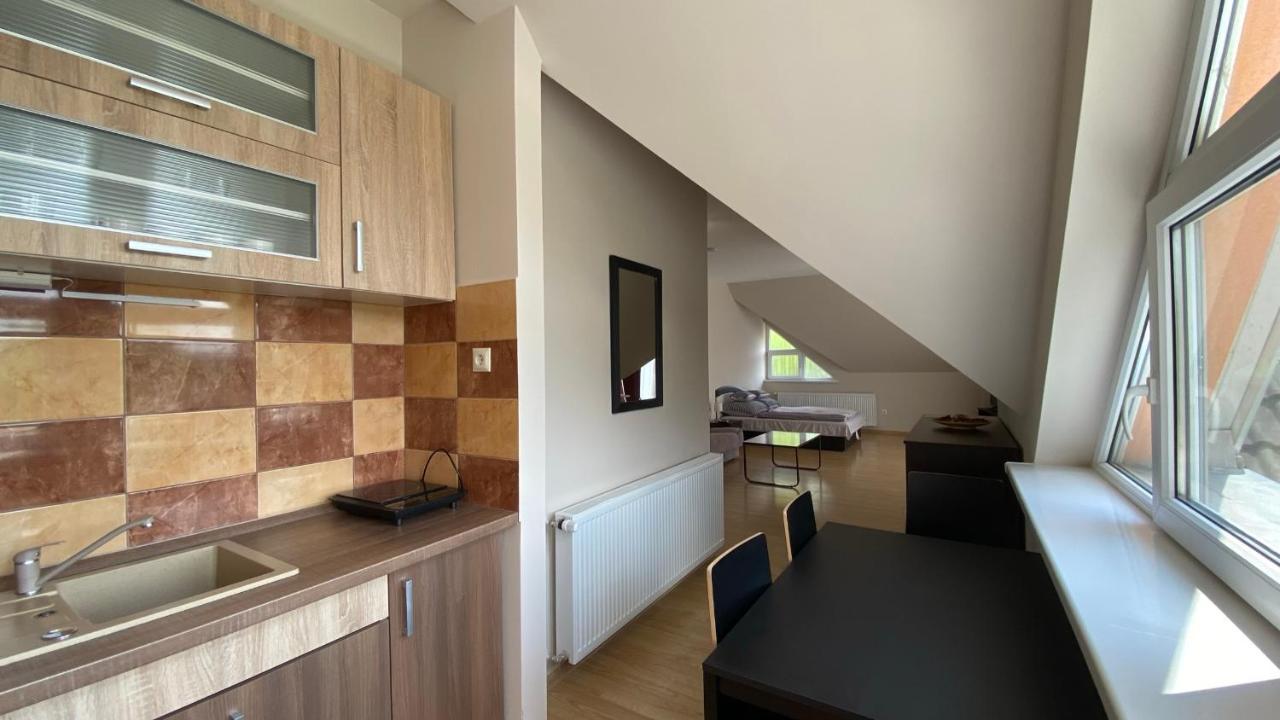 Korall Apartman Balatonfůzfő Buitenkant foto