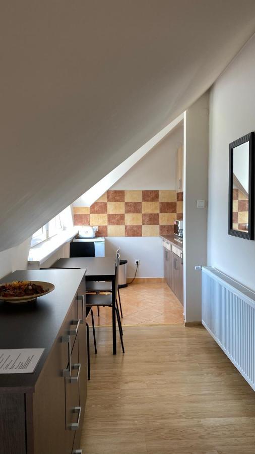 Korall Apartman Balatonfůzfő Buitenkant foto