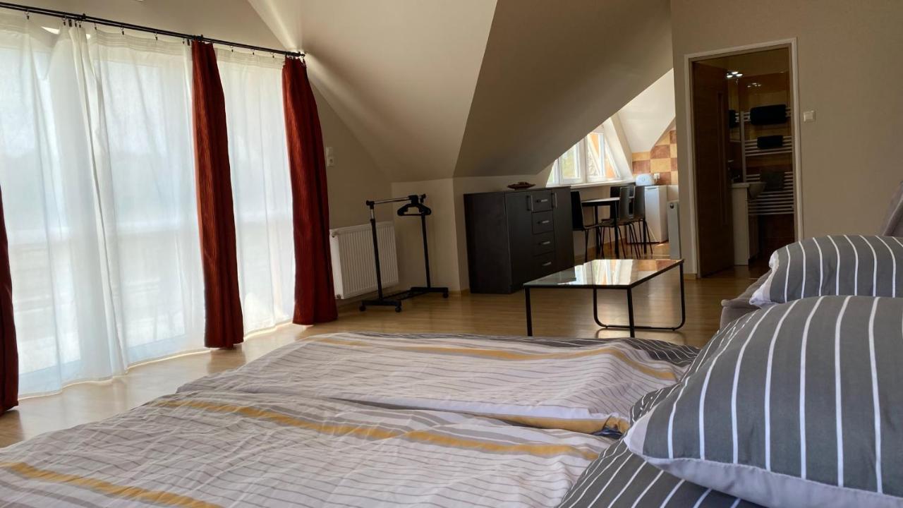 Korall Apartman Balatonfůzfő Buitenkant foto