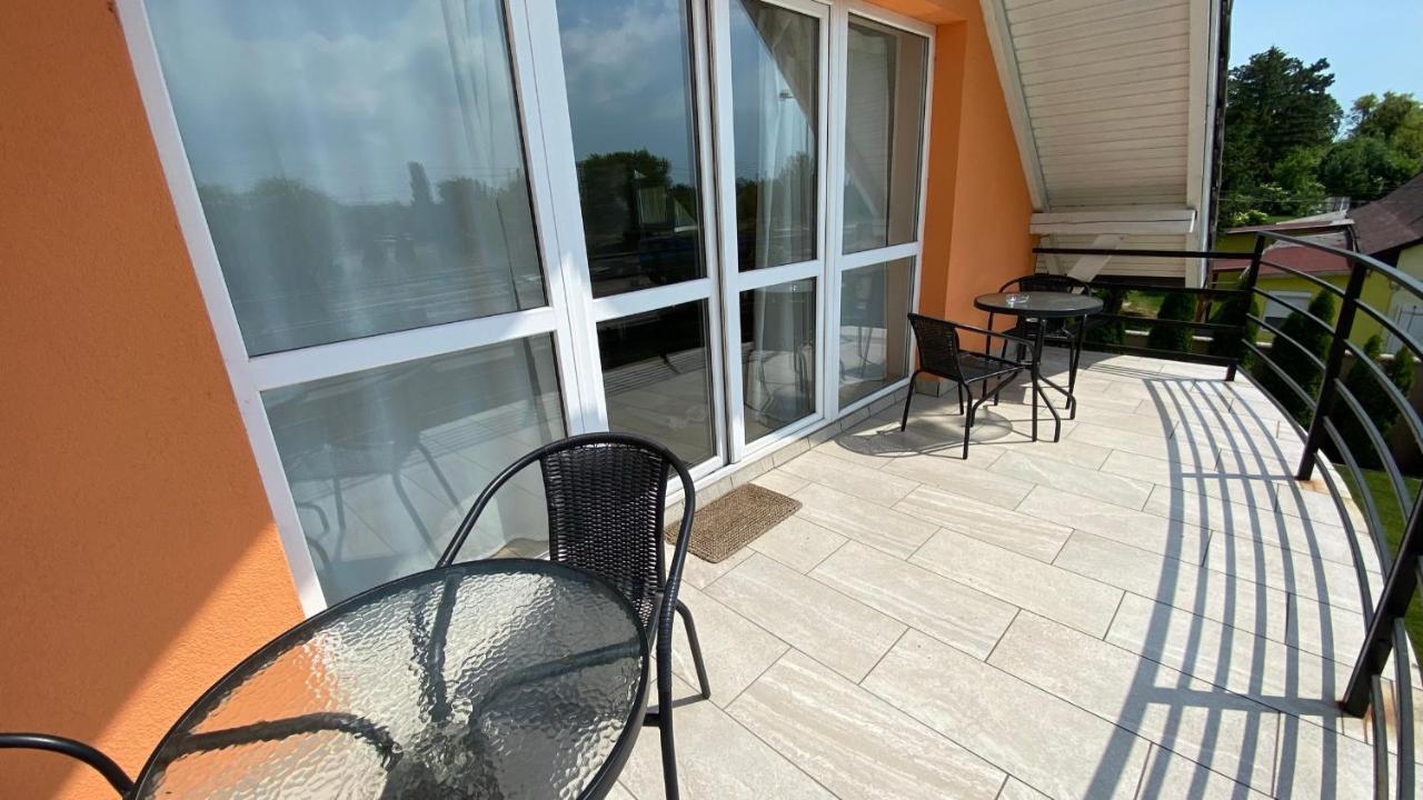 Korall Apartman Balatonfůzfő Buitenkant foto