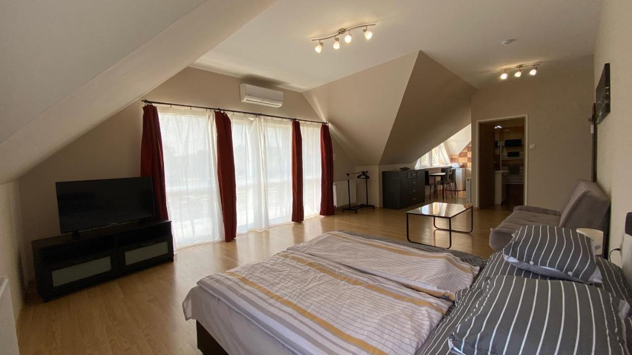 Korall Apartman Balatonfůzfő Buitenkant foto