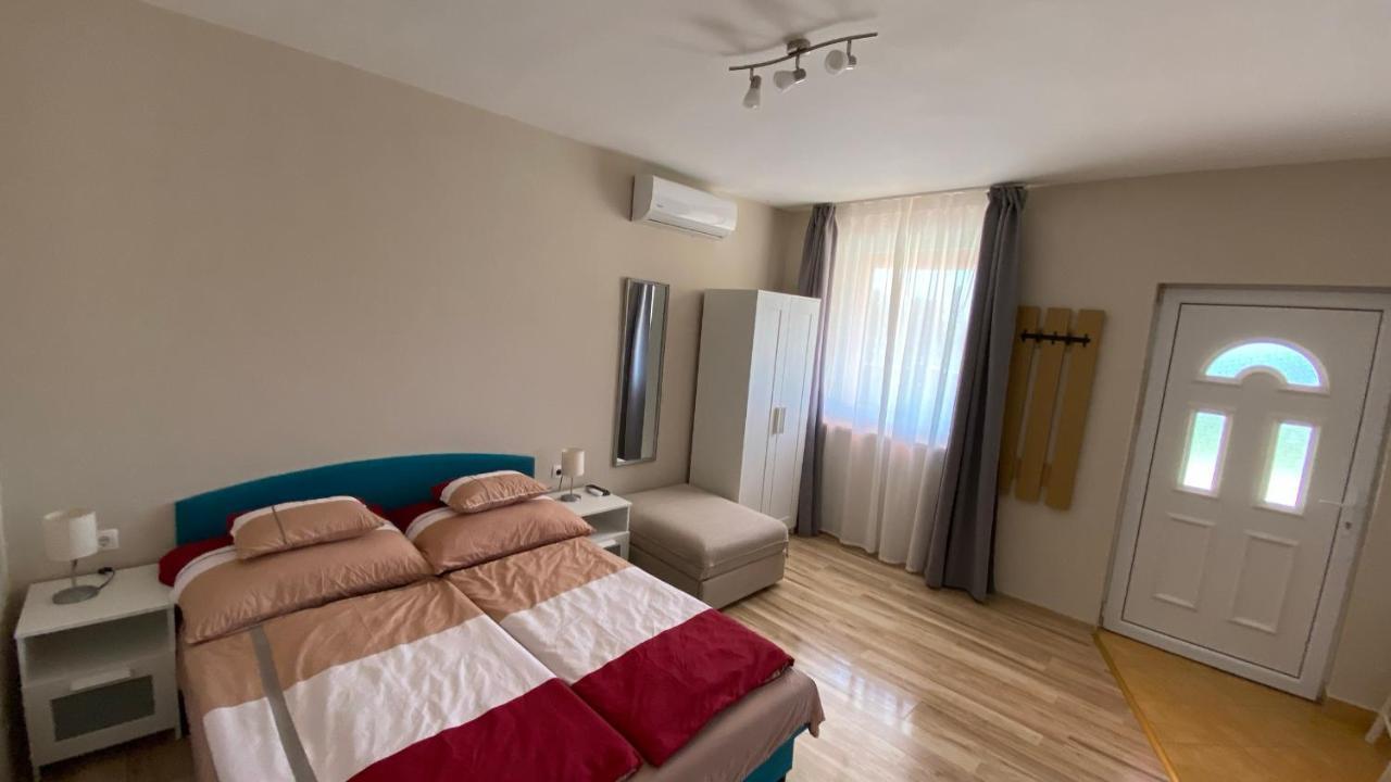 Korall Apartman Balatonfůzfő Buitenkant foto