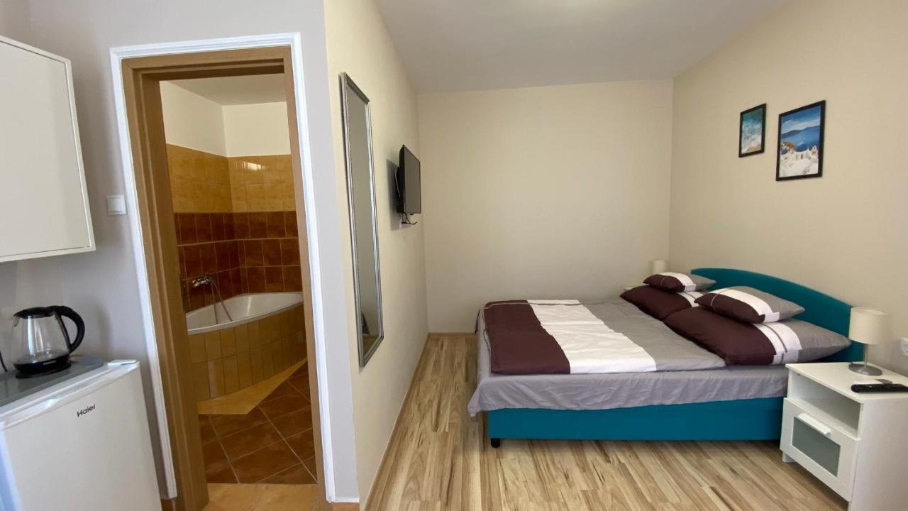 Korall Apartman Balatonfůzfő Buitenkant foto